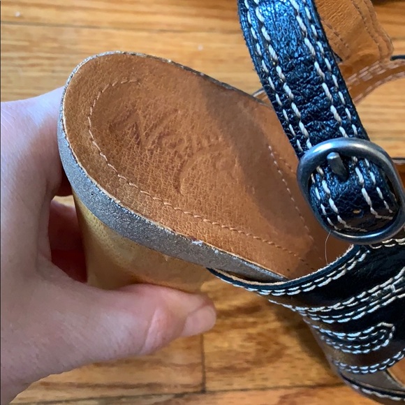 🆕Naya Leather Comfort Sandals - Picture 5 of 10